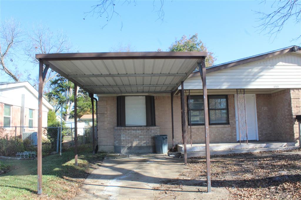1010 Appleblossom Lane Mesquite, TX 75149 - Photo 3 of 16 a front view of a house
