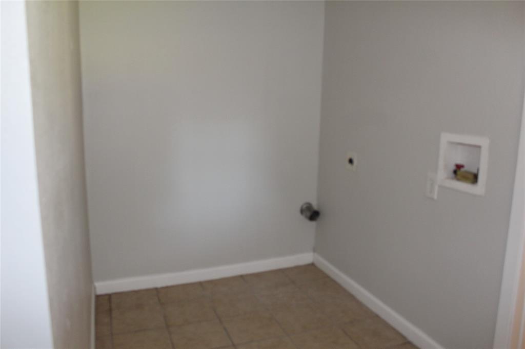 1010 Appleblossom Lane Mesquite, TX 75149 - Photo 10 of 16 a view of a small space