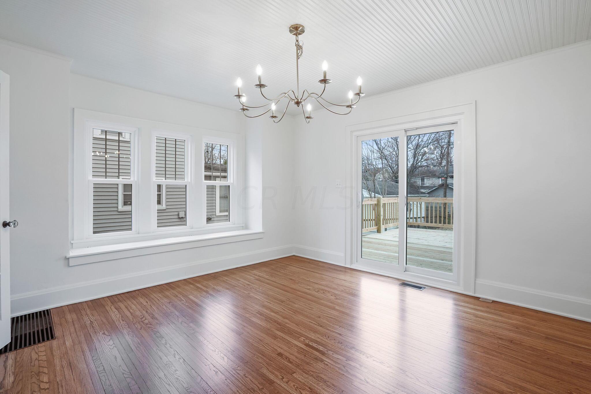 204 Acton Road Columbus, OH 43214 - Photo 9 of 40 20-web-or-mls-DSC04387_1