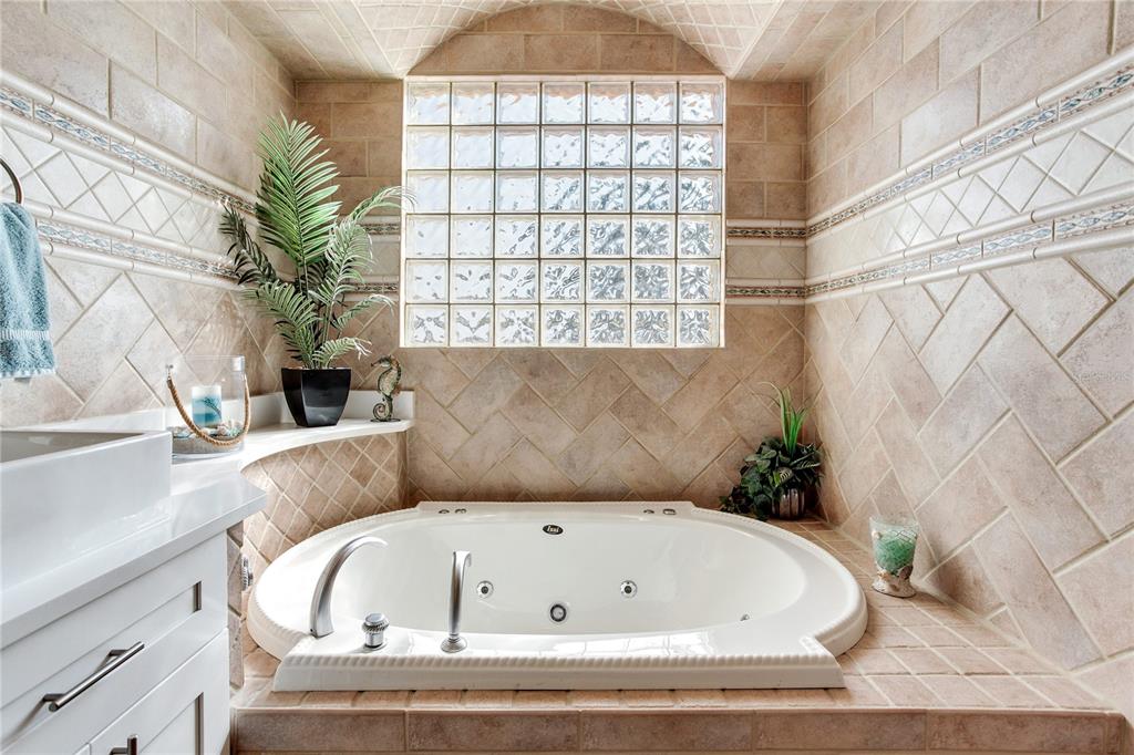 16480 Redington Drive Redington Beach, FL 33708 - Photo 34 of 93