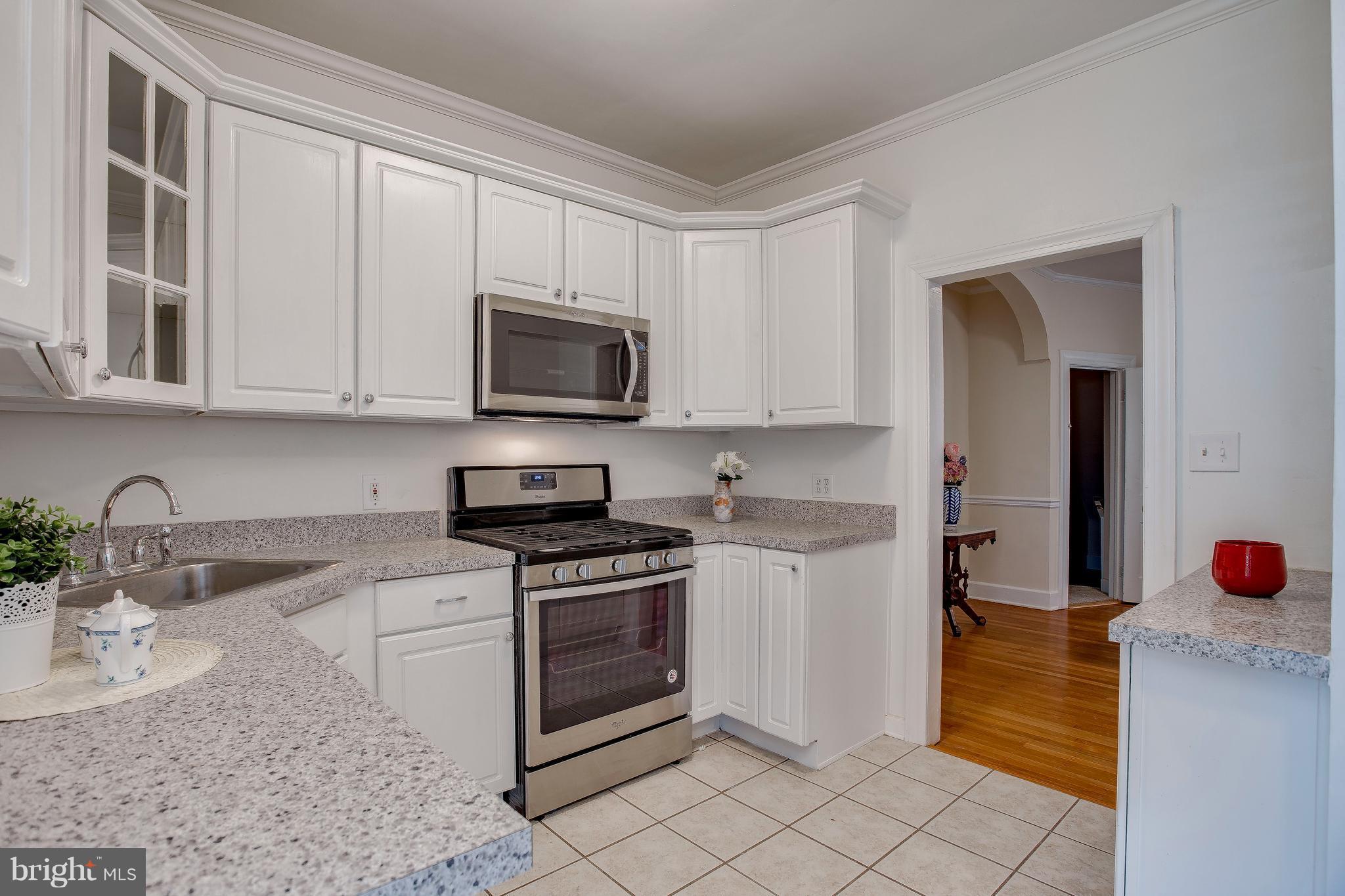 3725 Keswick Road Baltimore, MD 21211 - Photo 11 of 30 Kitchen