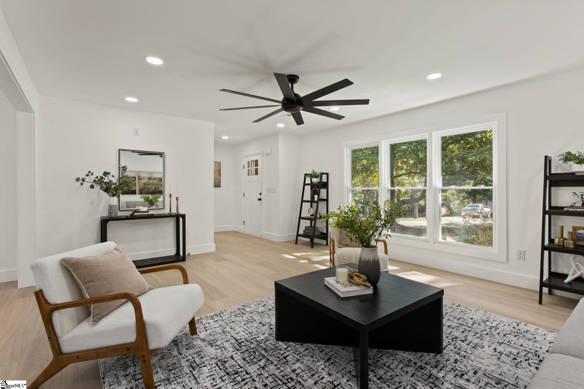 209 Endless Drive Greer, SC 29651 - Photo 3 of 32