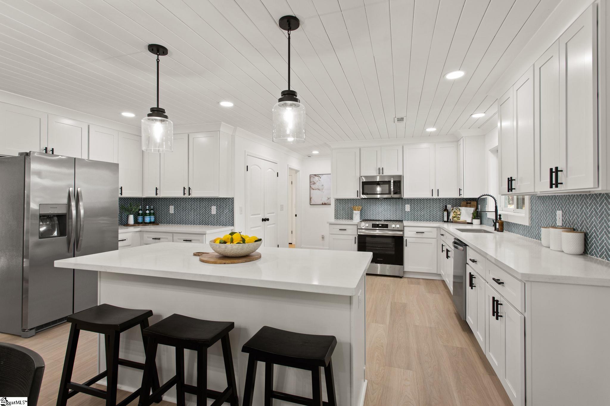 209 Endless Drive Greer, SC 29651 - Photo 7 of 32