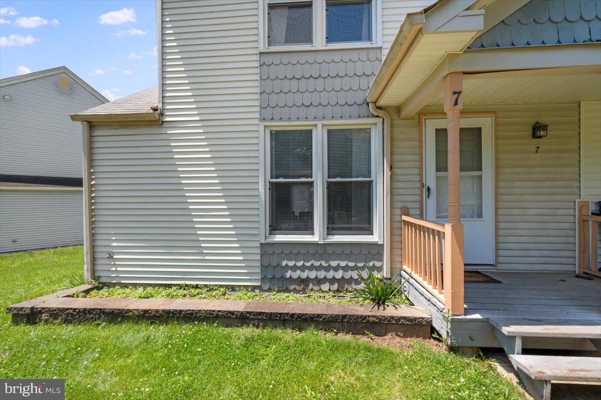 7 Stacey Drive Doylestown, PA 18901 - Photo 3 of 22