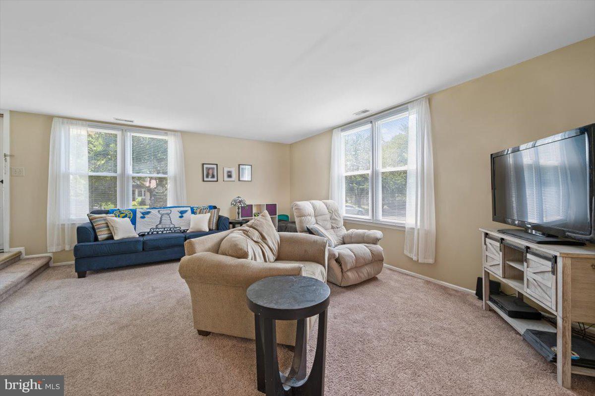 7 Stacey Drive Doylestown, PA 18901 - Photo 5 of 22