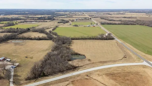 $98,000 | 1 Northwest 1st Lane, Lamar, MO 64759