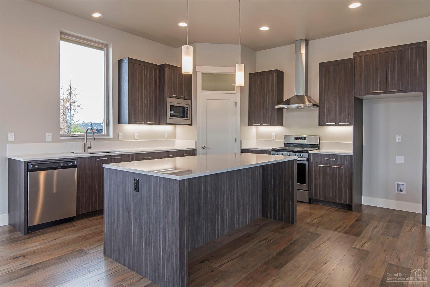 720 Northwest Rimrock Drive Redmond, OR 97756 - Photo 4 of 25 Additional Photo
