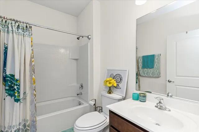 $420,000 | 6359 Doral Drive, Gurnee, IL 60031