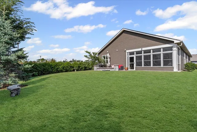 $420,000 | 6359 Doral Drive, Gurnee, IL 60031