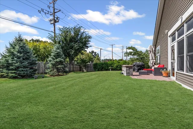 $420,000 | 6359 Doral Drive, Gurnee, IL 60031