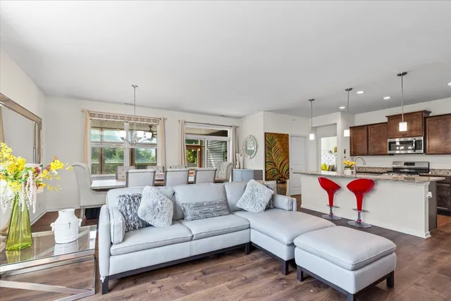 $420,000 | 6359 Doral Drive, Gurnee, IL 60031