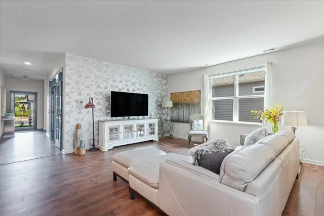 $420,000 | 6359 Doral Drive, Gurnee, IL 60031