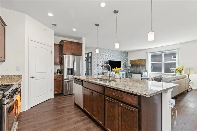 $420,000 | 6359 Doral Drive, Gurnee, IL 60031