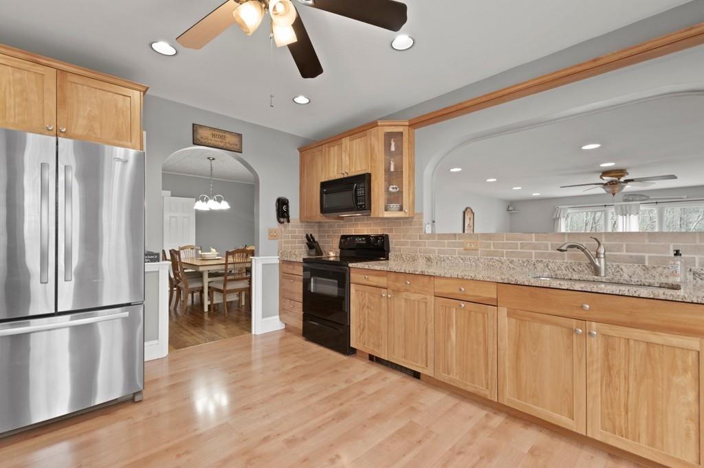 253 Mossman Road Sudbury, MA 01776 - Photo 9 of 35 Gallery Image 9