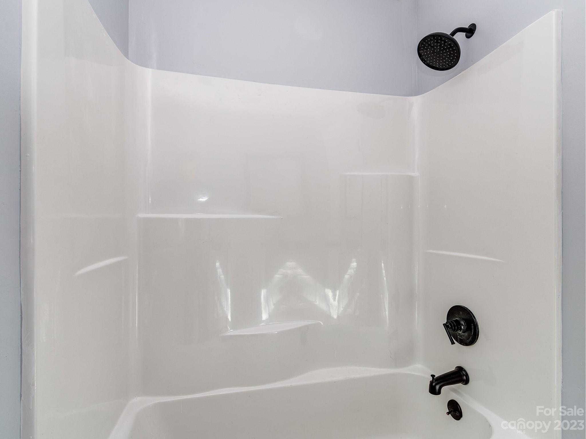 1031 State Rd S-29-424 Lancaster, SC 29720 - Photo 13 of 47 a bathroom with a tub