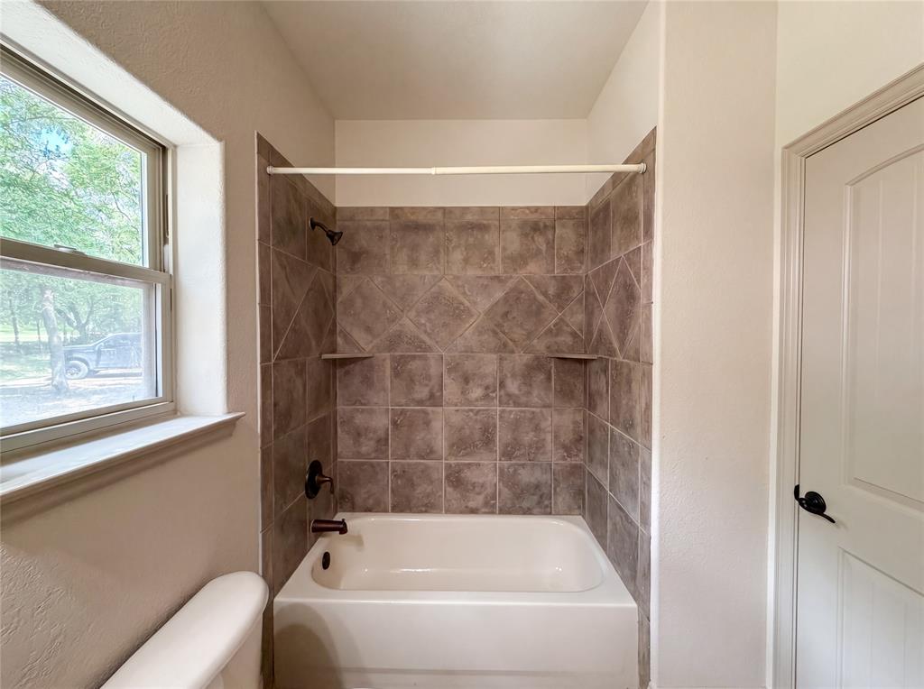 121 Rey Del Mar Circle Weatherford, TX 76085 - Photo 18 of 24