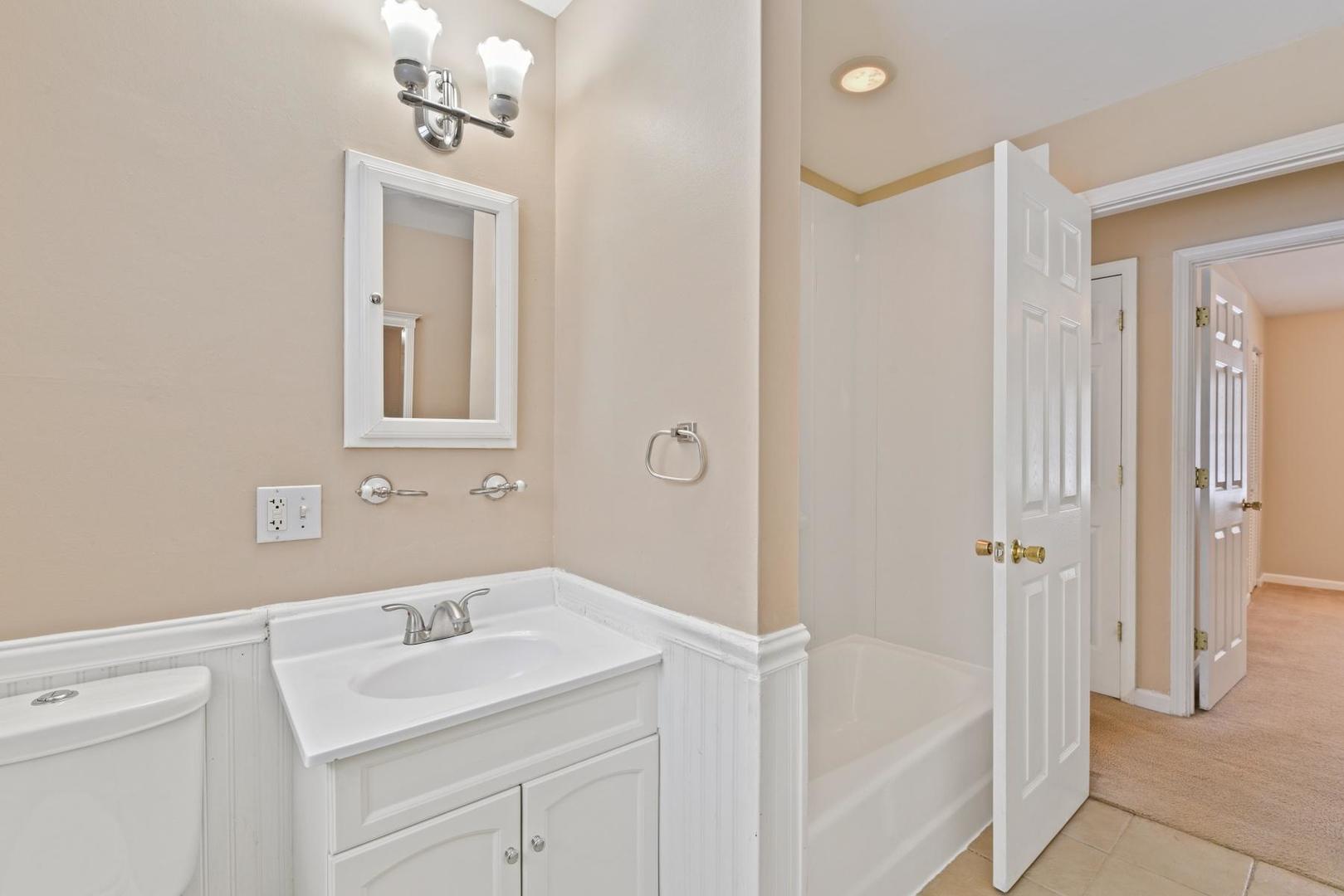 614 Saddle Road Wheaton, IL 60187 - Photo 12 of 22