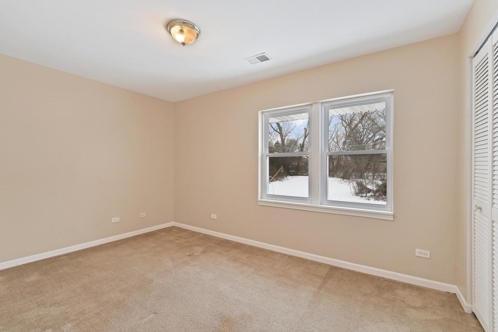 614 Saddle Road Wheaton, IL 60187 - Photo 10 of 22