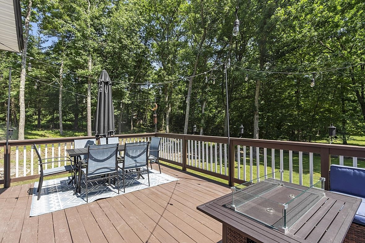 18 Plower Road Pelham, NH 03076 - Photo 4 of 40 Gallery Image 4
