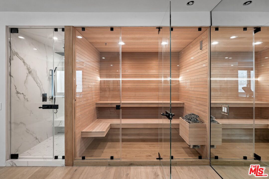 455 Castle Place Beverly Hills, CA 90210 - Photo 35 of 47