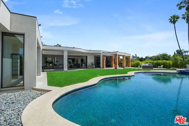 $84,000 | 455 Castle Place, Beverly Hills, CA 90210