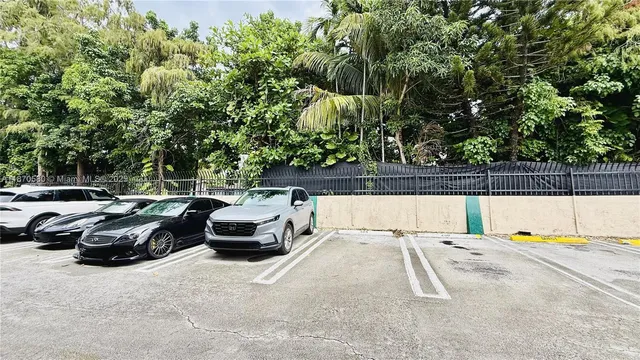 $155,000 | 13101 Memorial Highway, Unit 104, North Miami, FL 33161