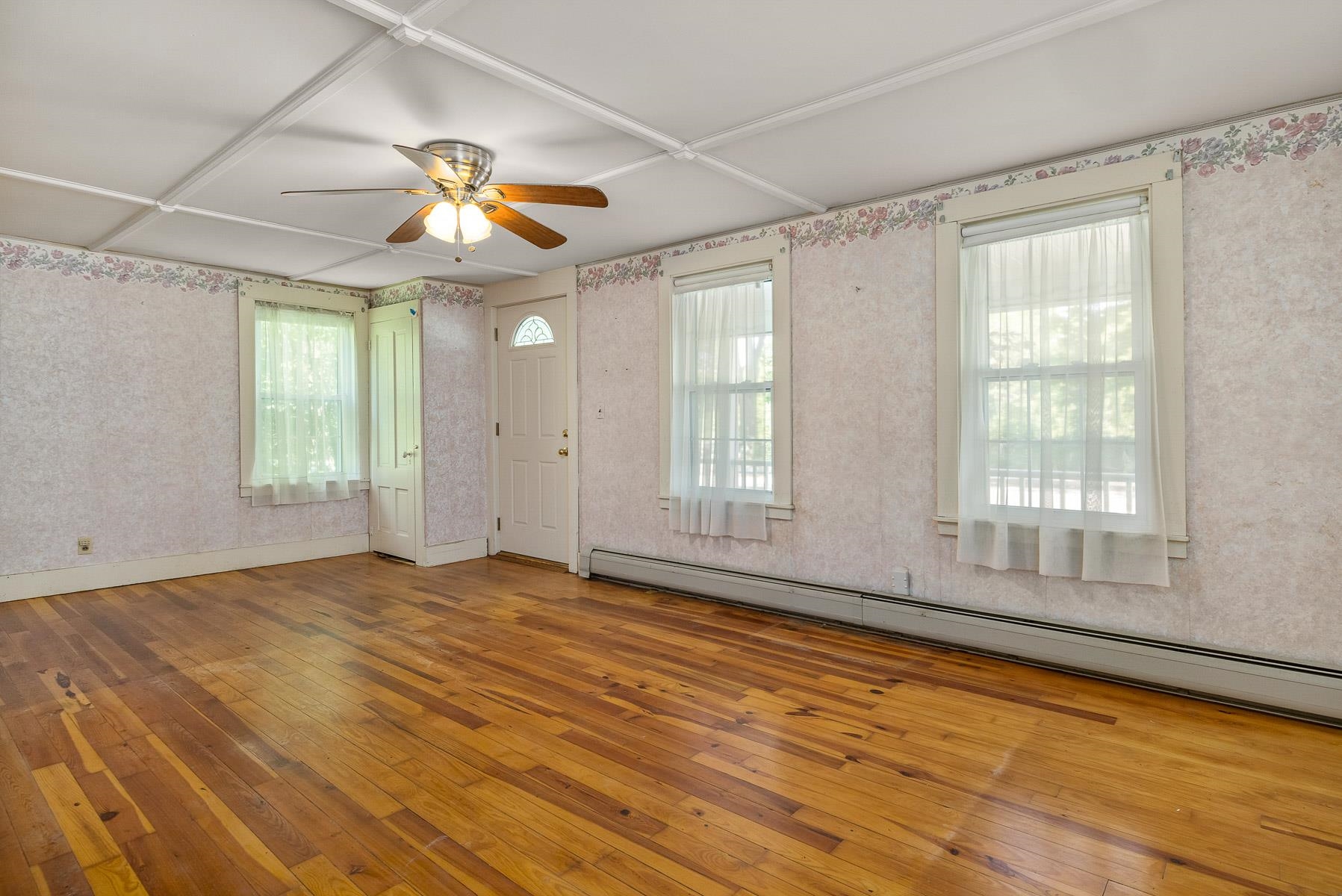 310 Middle Road Brentwood, NH 03833 - Photo 2 of 35