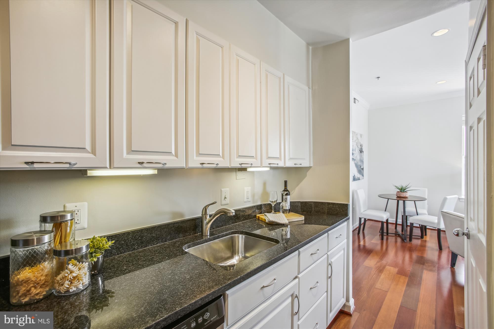 1619 R Street Northwest, Unit 603 Washington, DC 20009 - Photo 6 of 31 Kitchen