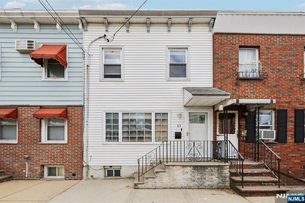 63 Garrison Street Newark, NJ 07105 - Photo 2 of 40