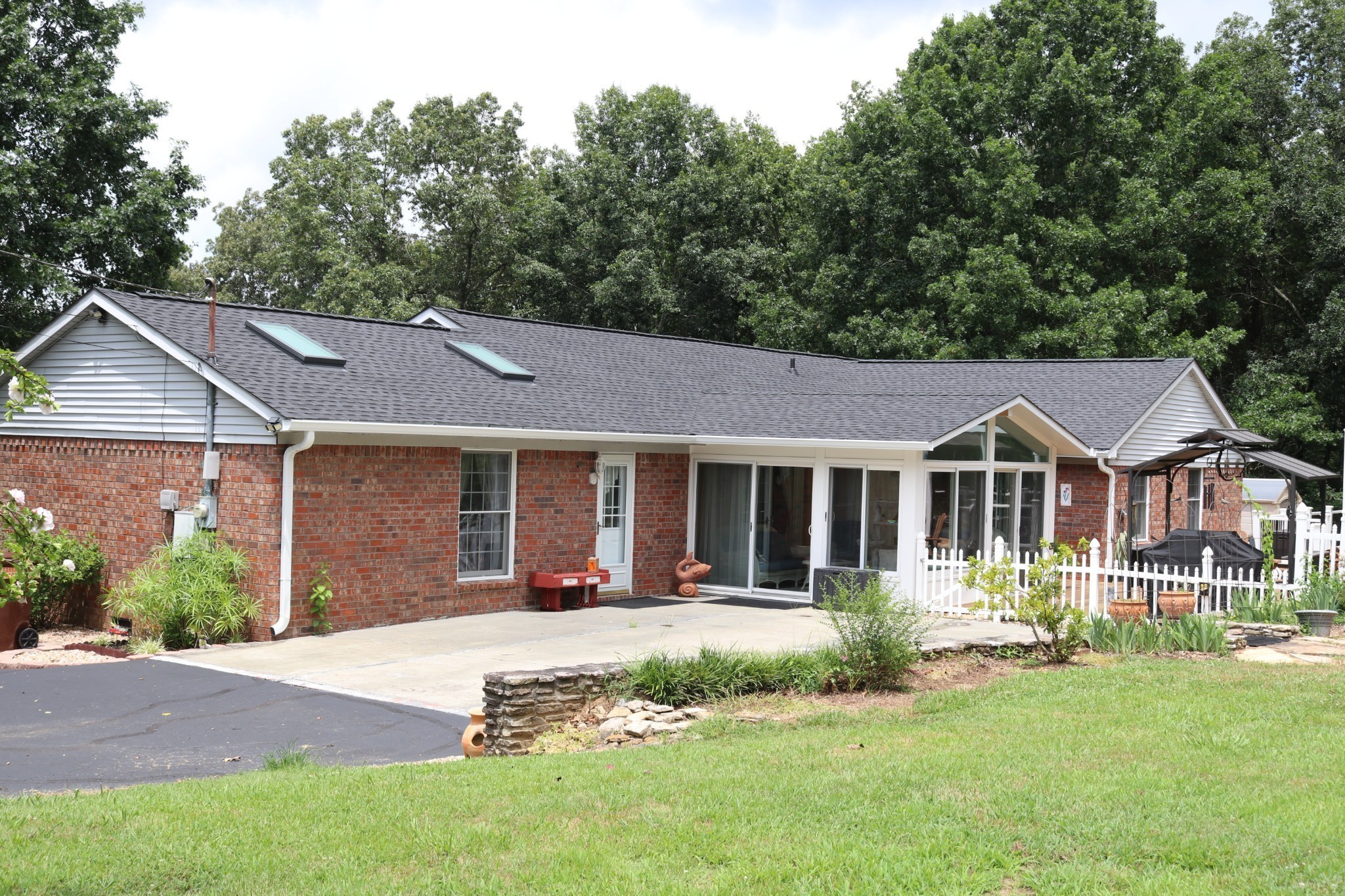 2079 Rock Springs Road Columbia, TN 38401 - Photo 6 of 83 front view of a house with a yard