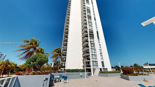 $3,000 | 3625 North Country Club Drive, Unit 609, Aventura, FL 33180