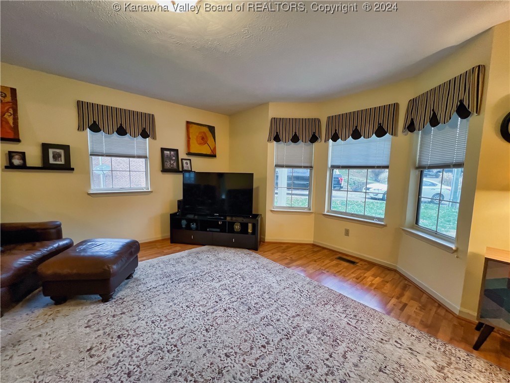 20 Ashley Circle Elkview, WV 25071 - Photo 6 of 42 Gallery Image 6
