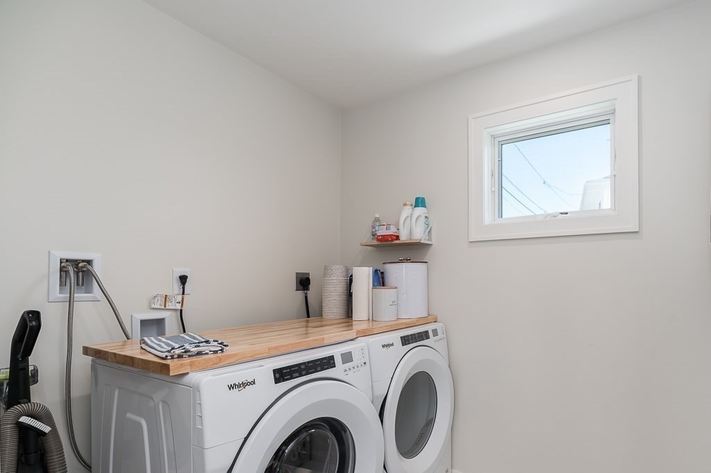 14 Sunset Point Road, Unit SUMMER Gloucester, MA 01930 - Photo 21 of 40 Gallery Image 21