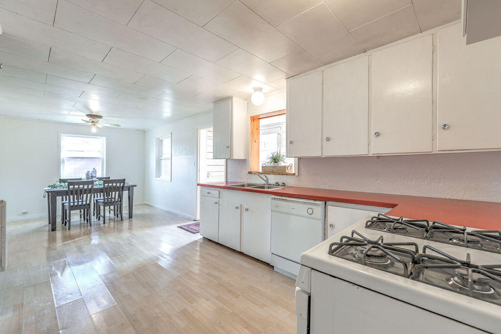 1145 South Rimrock Road Prineville, OR 97754 - Photo 20 of 28 090A5923_4_5_6_7