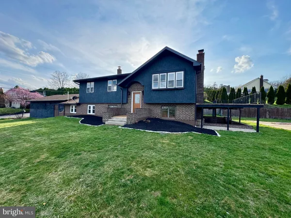 $269,999 | 300 Topeka Avenue, Shenandoah, PA 17976