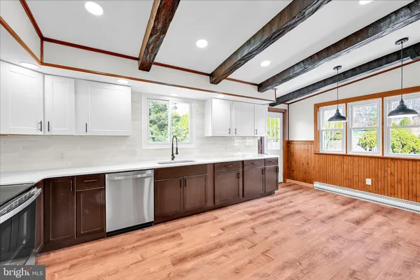 $269,999 | 300 Topeka Avenue, Shenandoah, PA 17976