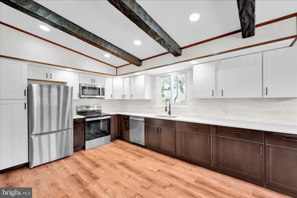 $269,999 | 300 Topeka Avenue, Shenandoah, PA 17976