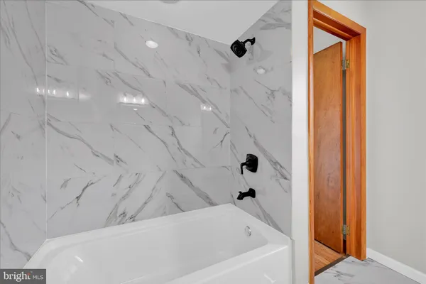 $269,999 | 300 Topeka Avenue, Shenandoah, PA 17976