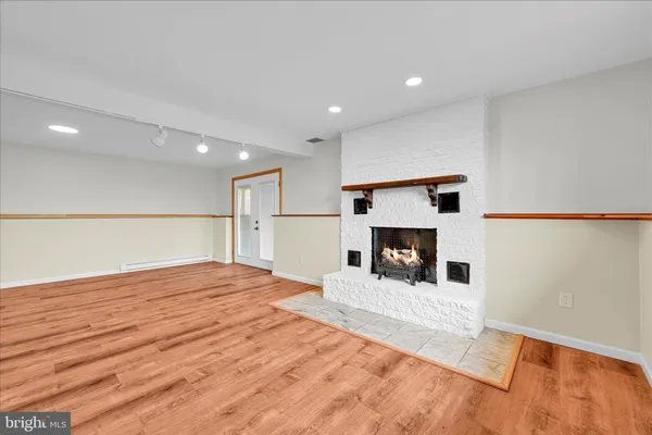 $269,999 | 300 Topeka Avenue, Shenandoah, PA 17976