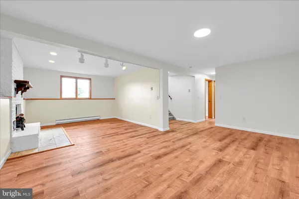 $269,999 | 300 Topeka Avenue, Shenandoah, PA 17976