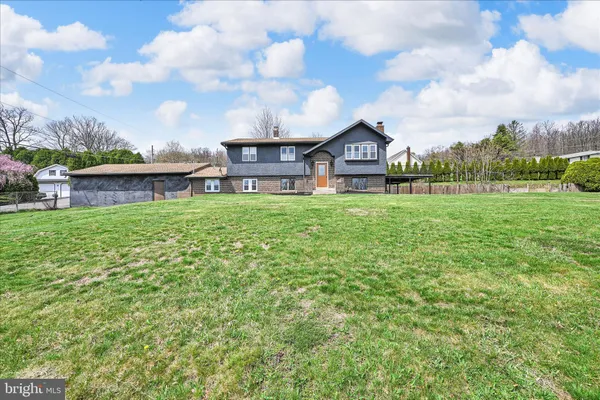 $269,999 | 300 Topeka Avenue, Shenandoah, PA 17976