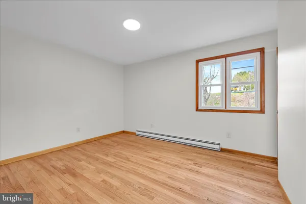 $269,999 | 300 Topeka Avenue, Shenandoah, PA 17976