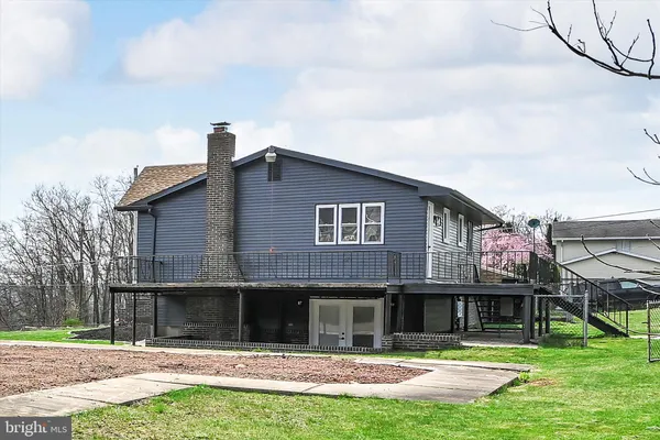 $269,999 | 300 Topeka Avenue, Shenandoah, PA 17976