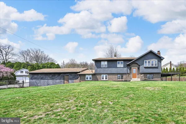 $269,999 | 300 Topeka Avenue, Shenandoah, PA 17976