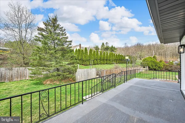 $269,999 | 300 Topeka Avenue, Shenandoah, PA 17976