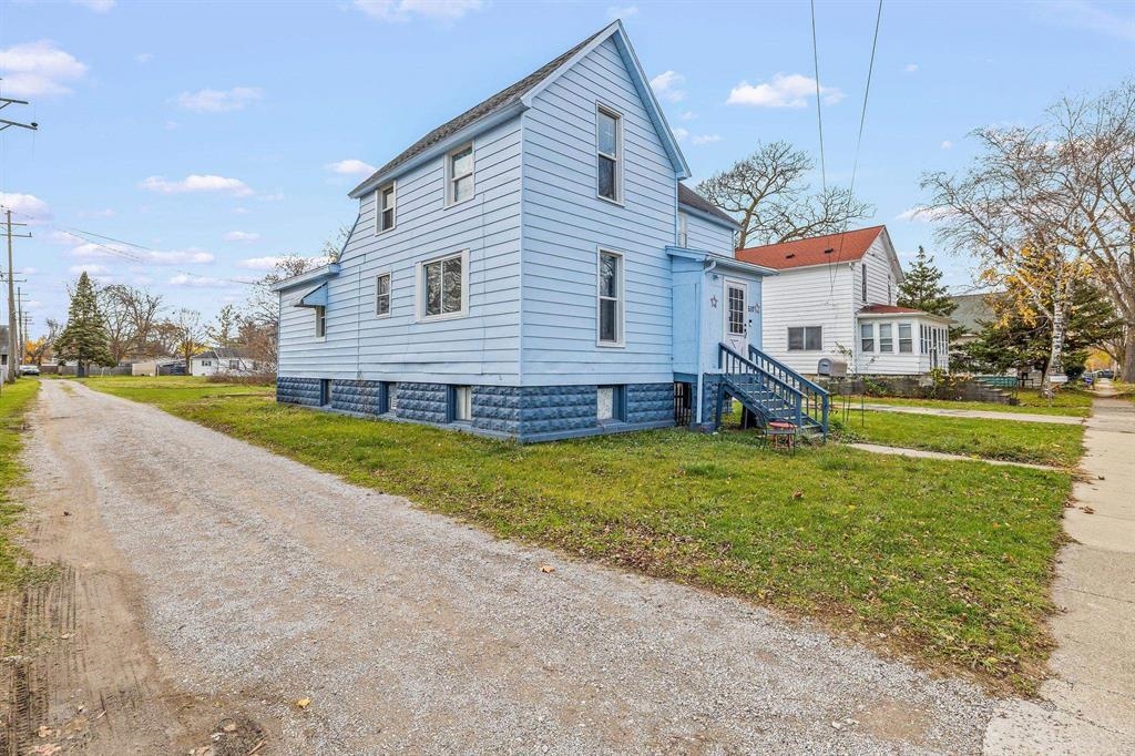 610 14th Street Bay City, MI 48708 - Photo 2 of 22 Gallery Image 2