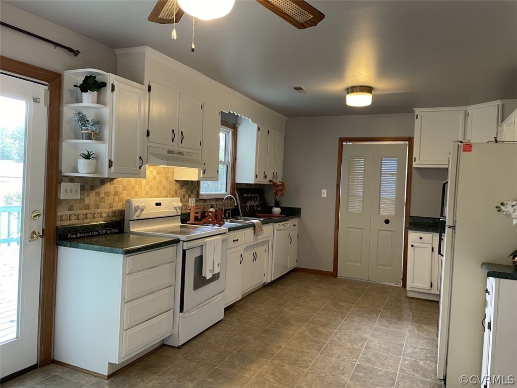 3113 Fielding Road Colonial Heights, VA 23834 - Photo 8 of 24 a large kitchen with cabinets and stainless steel appliances