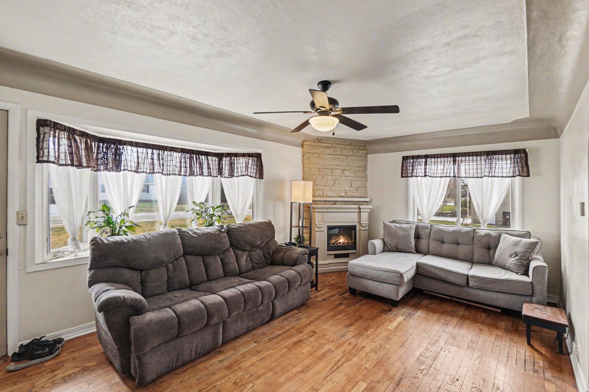 1250 Logan Road Muskegon, MI 49445 - Photo 3 of 25 005_dsc04774_609