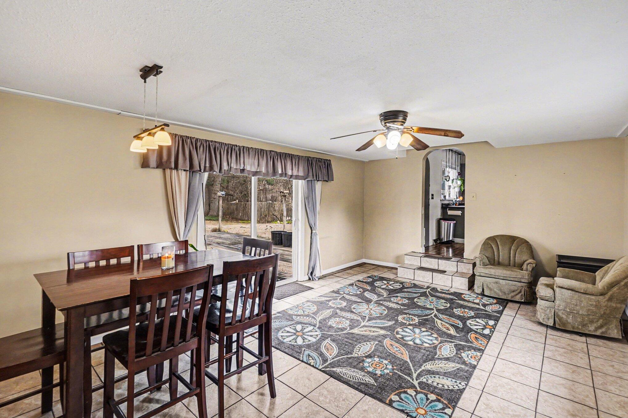 1250 Logan Road Muskegon, MI 49445 - Photo 6 of 25 011_file_3658
