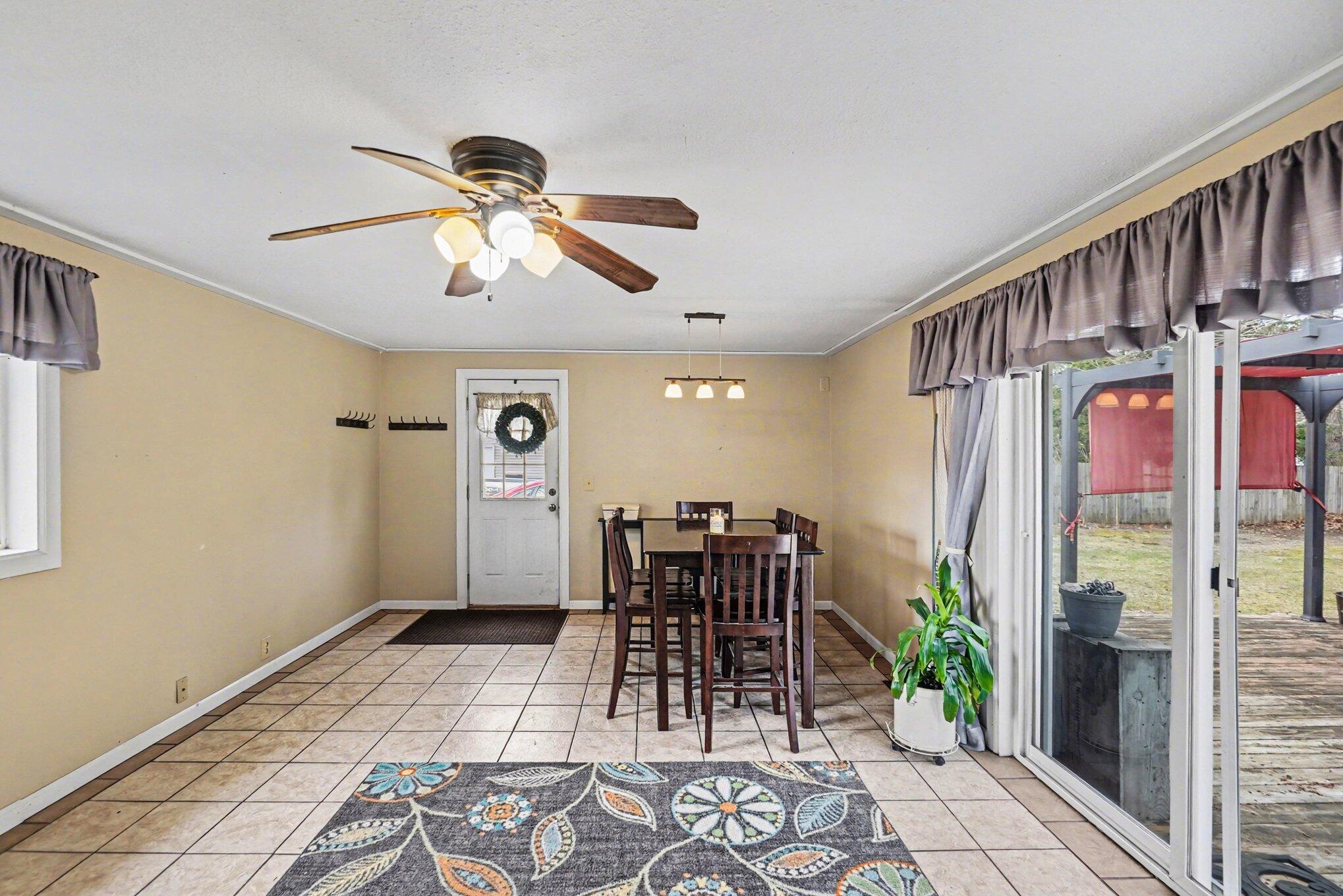 1250 Logan Road Muskegon, MI 49445 - Photo 7 of 25 008_file_7987